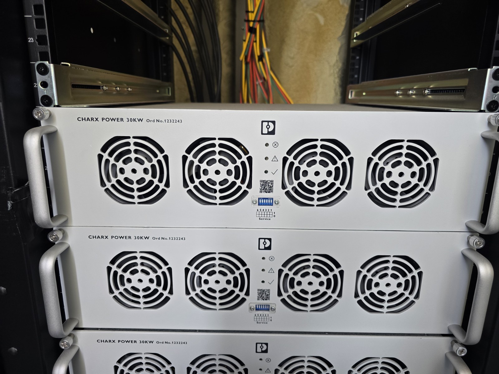 Phoenix Contact 1232243- CHARX PS-M2/3AC/1000DC/30KW – DC power module
