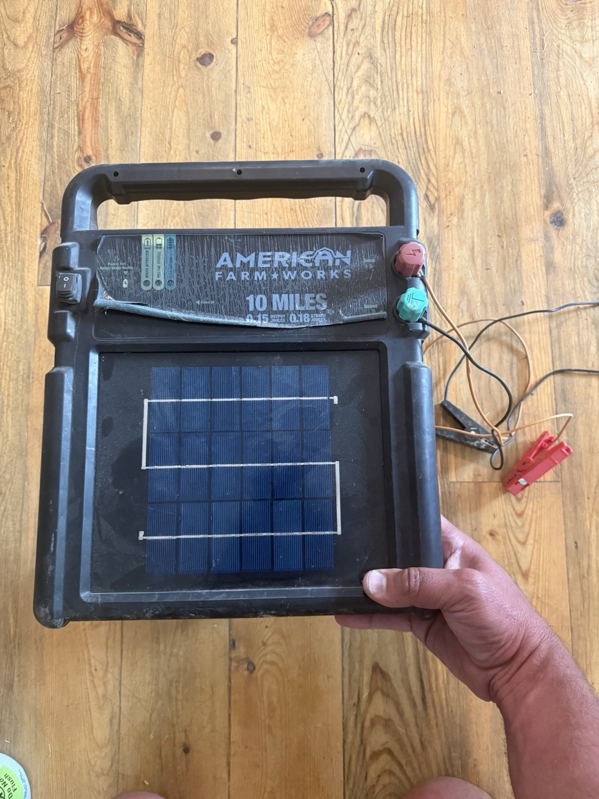 American Farmworks 10-Mile Solar Electric Fence Charger, Battery-Powered