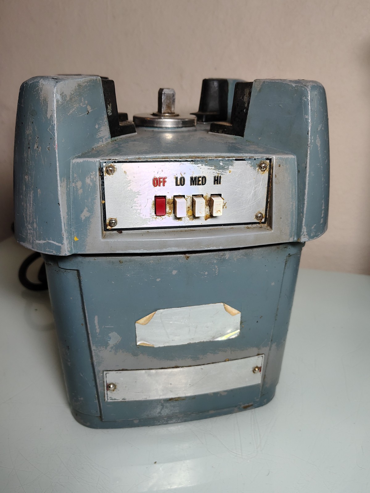 Waring Blender CB6 115 Volts Model 34BL22 Used – Needs Rubber Legs/Pads