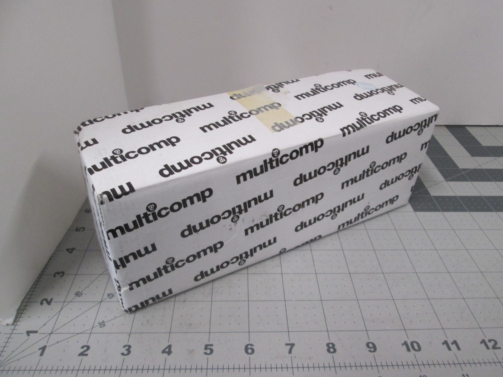 Multicomp, CR1/4W-5%-6K2, Carbon Resistor, 1/4W, New, Roughly 4500