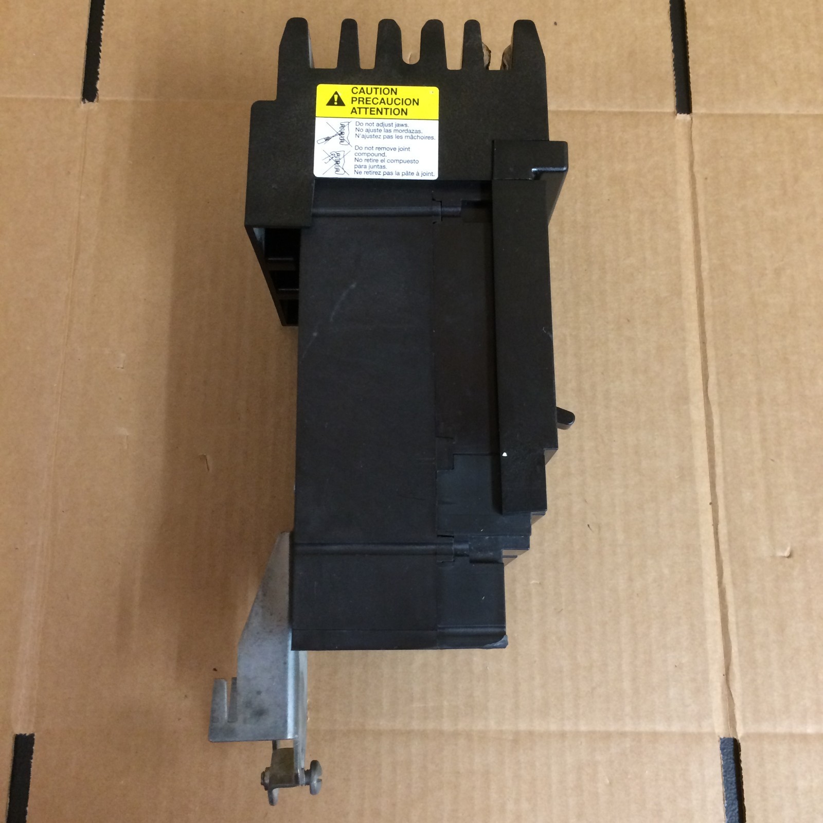 SQUARE D JDA36175 175A 3-PHASE 3-POLE 600V I-LINE POWERPACT J CIRCUIT BREAKER