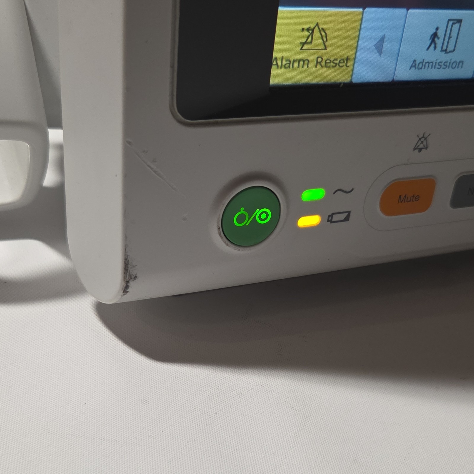 Edan IM60 Patient Monitor With power cord and battery