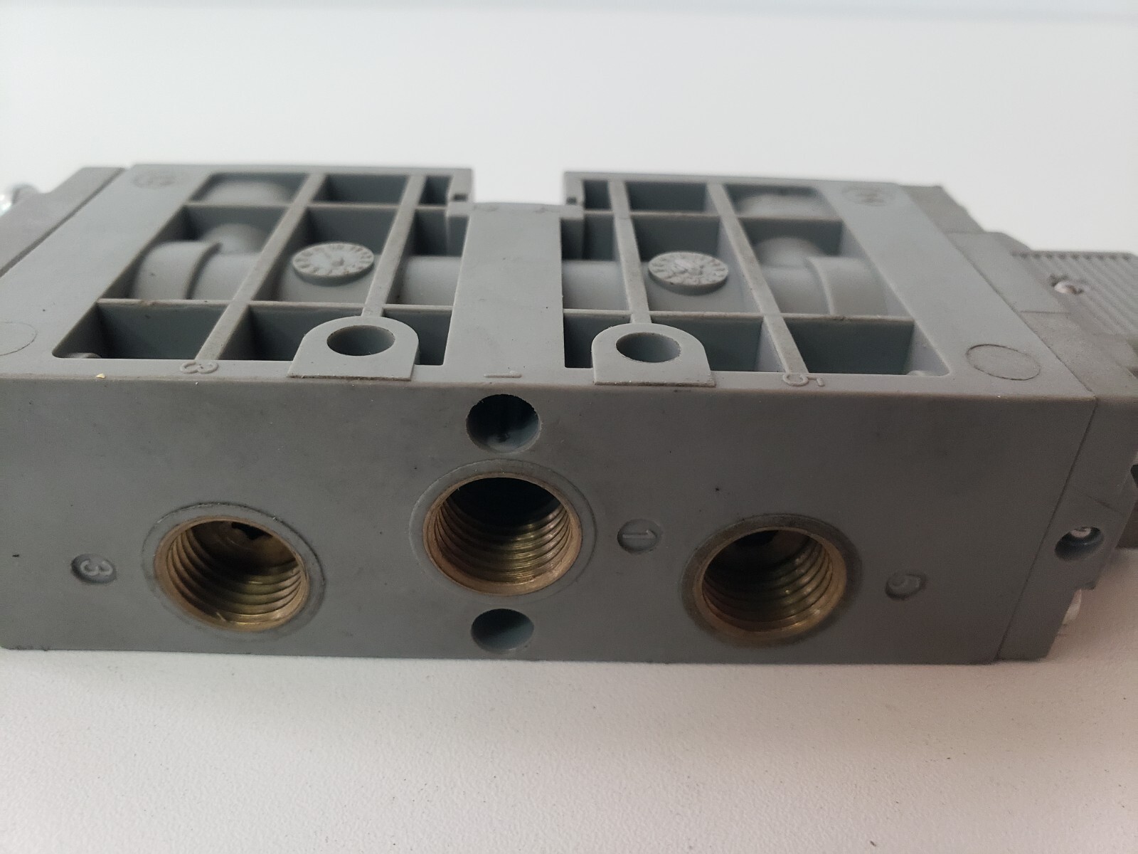 Bosch 0 820 023 012 Solenoid Valve 0820023012