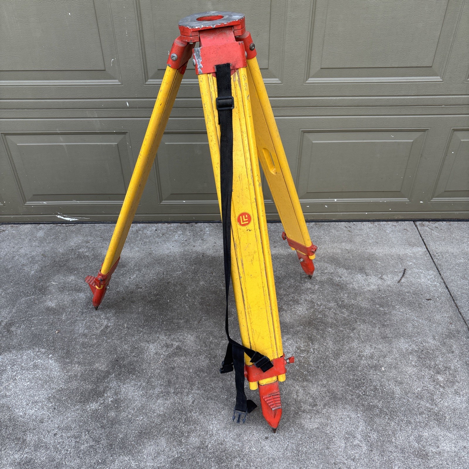 Sokkia Hardwood surveying Tripod w/Metal Hardware.