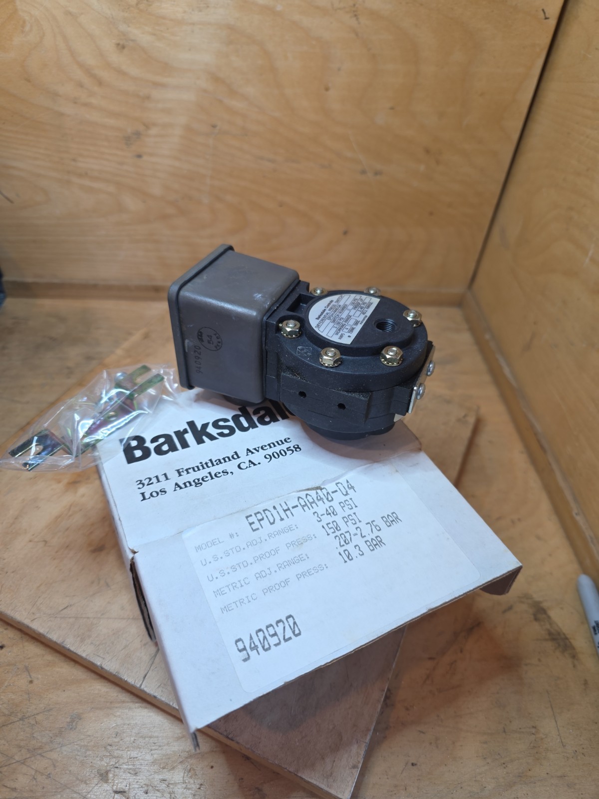 NEW BARKSDALE EPD1H-AA40-Q4 DIFFERENTIAL PRESSURE SWITCH 3-150 PSI 250VAC 28VDC