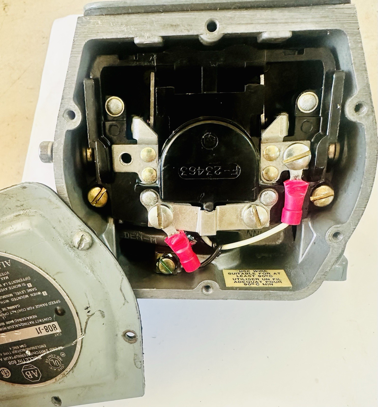 Allen-Bradley 808-J1 Ser F Electromechanical Speed Switch