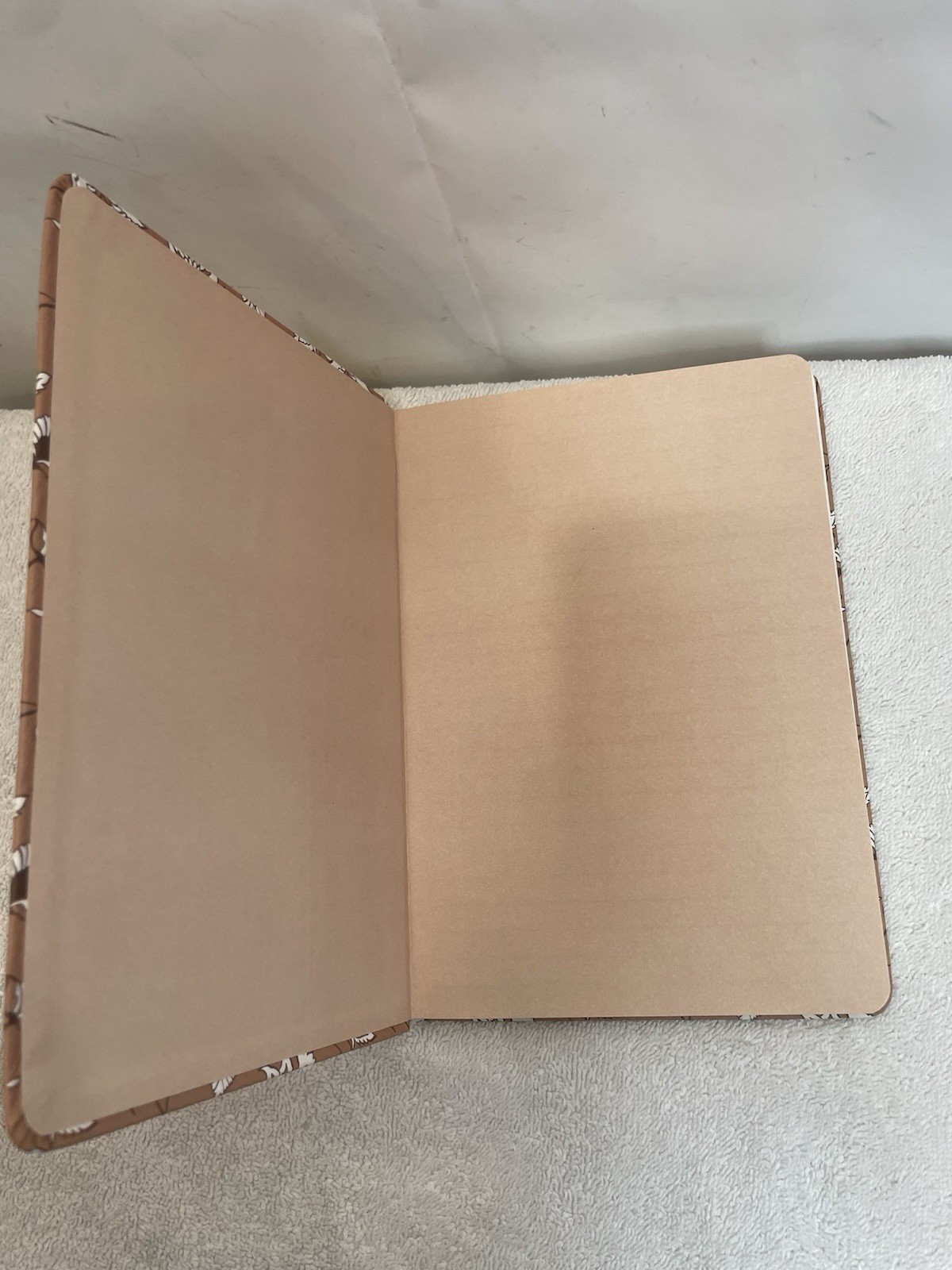 Two Sea Brown & White Floral 100 Lined Pages 0.50 × 6.00 x 8.66 Notebook Journal