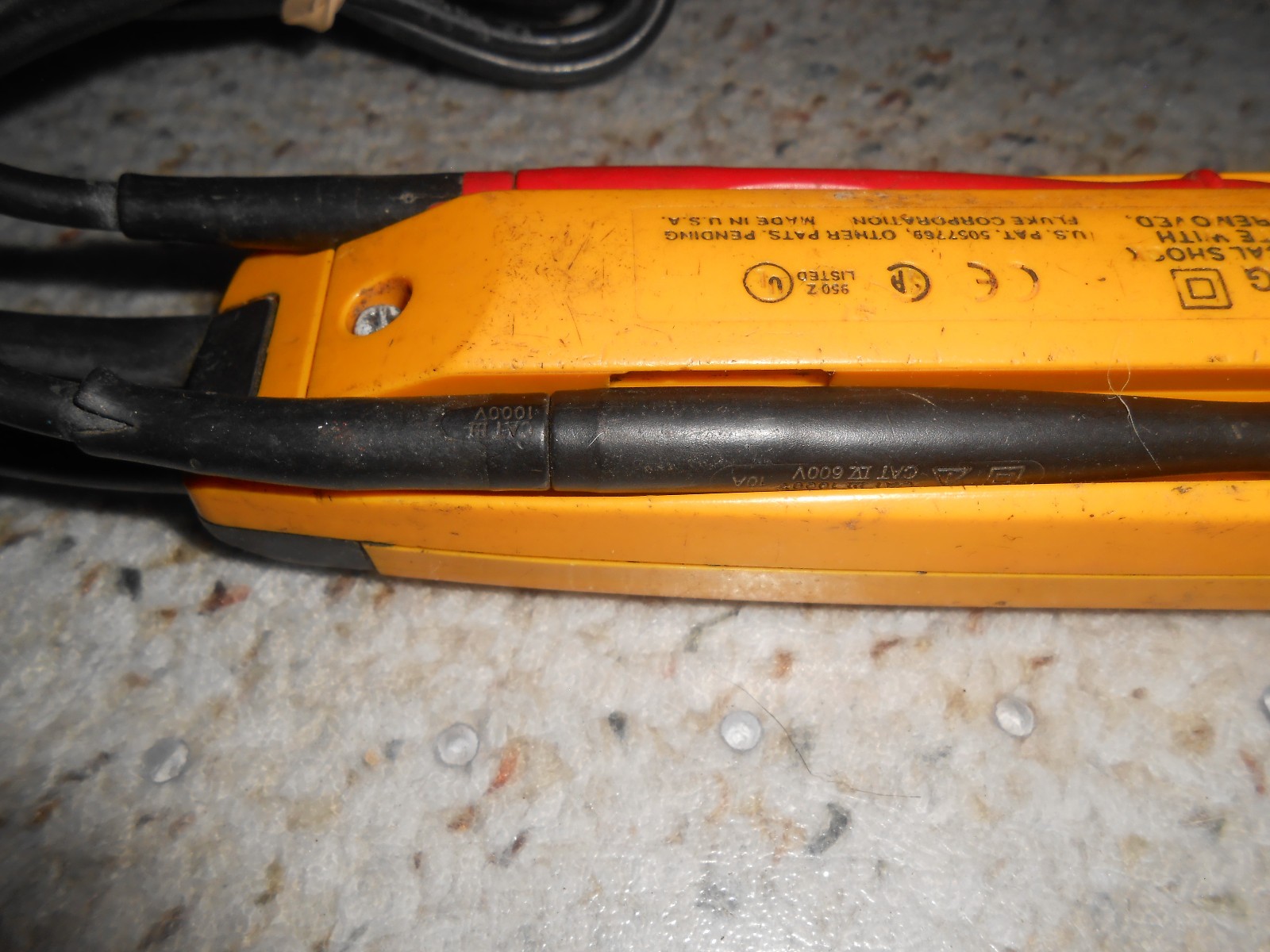 Fluke T5-600 Clamp Meter Continuity Current Electrical Tester CAT iii 600V