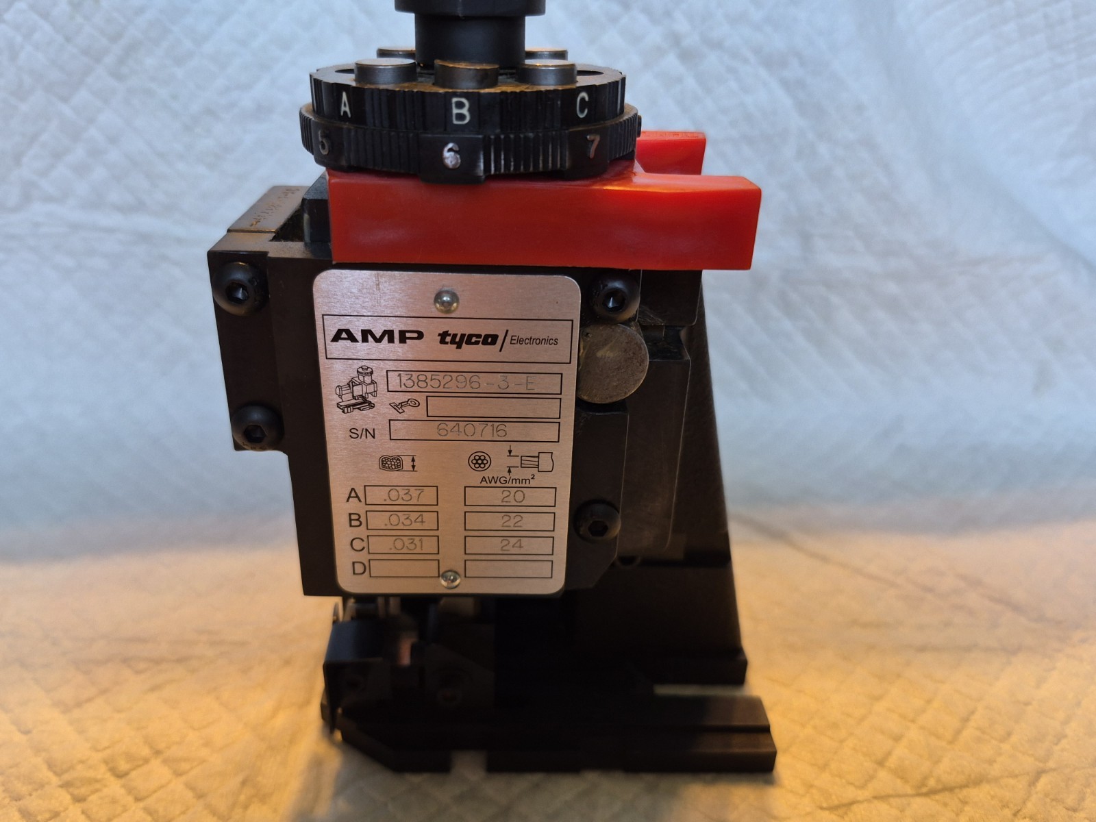 AMP TYCO 1385296-3 BENCHTOP CRIMPING PRESS APPLICATOR Heavy Duty Mini (HDM)