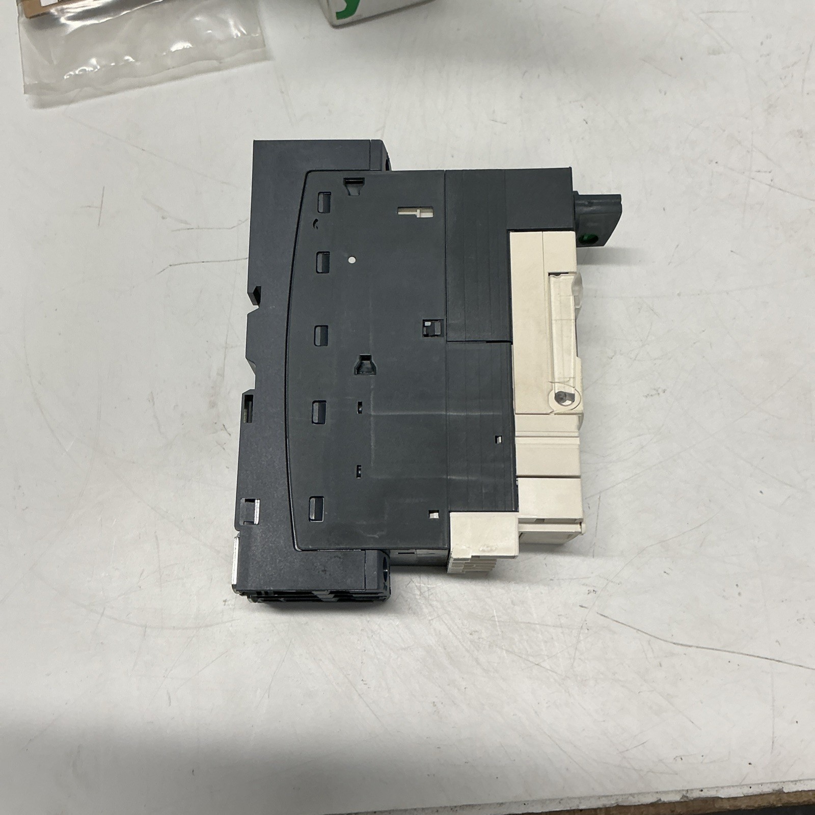 Schneider LUCB05FU/LUB12 Motor Control Unit W/ LUA8E20 AUX Contact. W-274