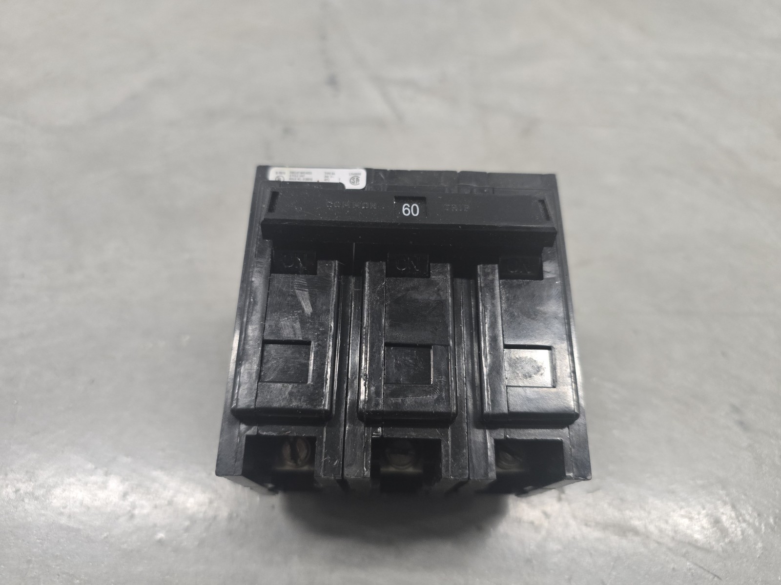 EATON Cutler-Hammer 60 Amp 3 Pole Bolt-On Circuit Breaker – BAB3060H