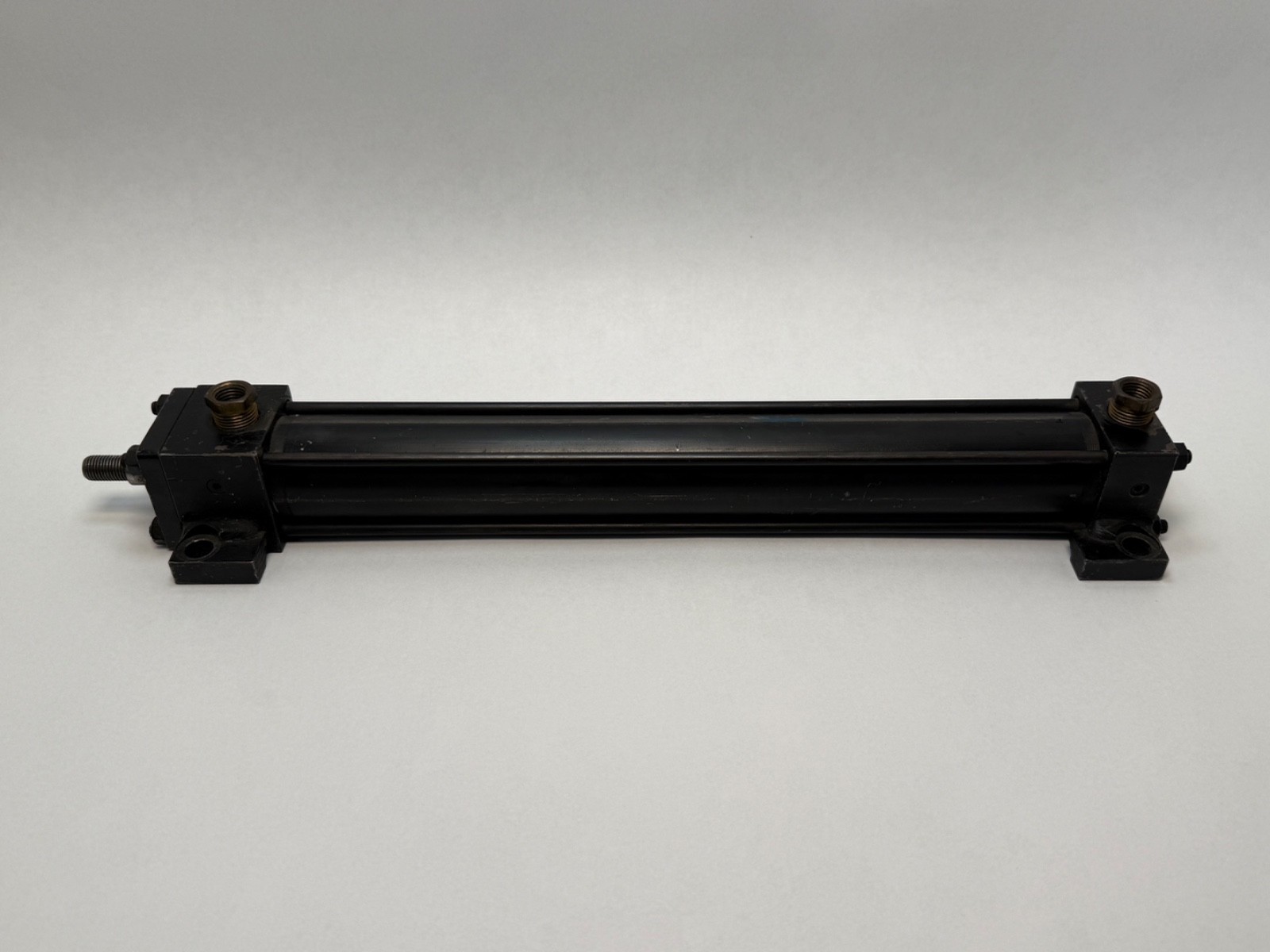 Parker 01.50-CC2AU14C-12.000 Cylinder 1-1/2″Bore 12″ Stroke 5/8″ Shaft OD 250psi