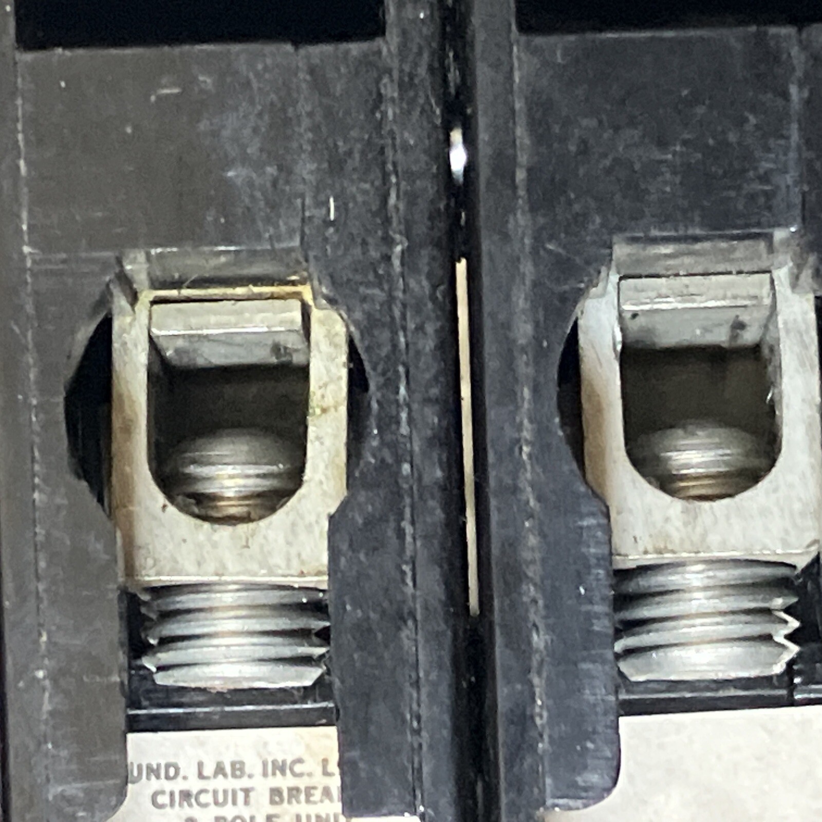 Eaton Cutler Hammer 30Amp 2 Pole Circuit Breaker CH230 METAL FOOT (Half Notch)