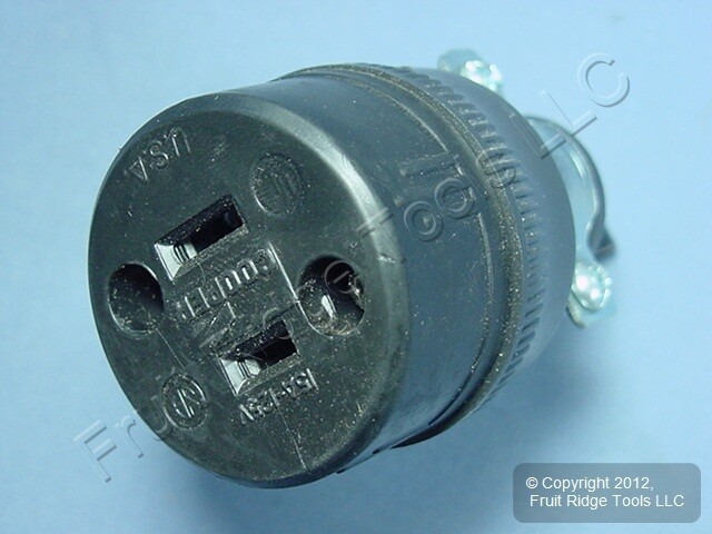 Lot of 18 Eagle Electric 224-SP Non-Grounded Straight Blade 125-VAC Connectors