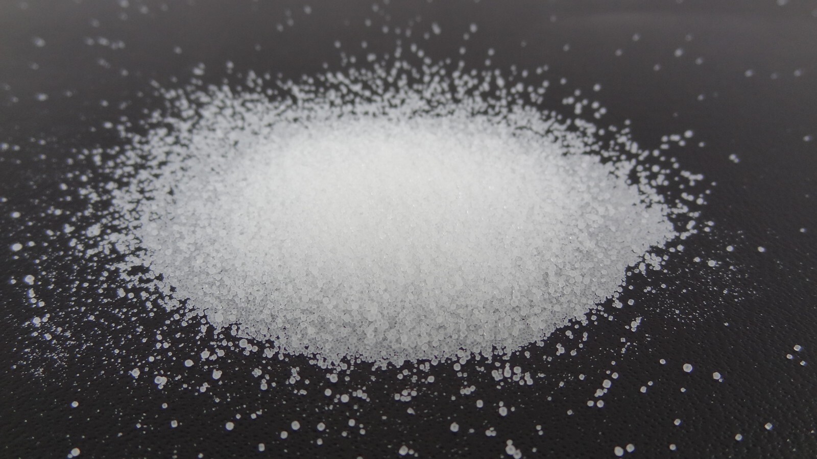 Monarch 333237 Prefilled Plastic Salt Shakers ~ 24 count ~ 6 LB (2.72 kg)