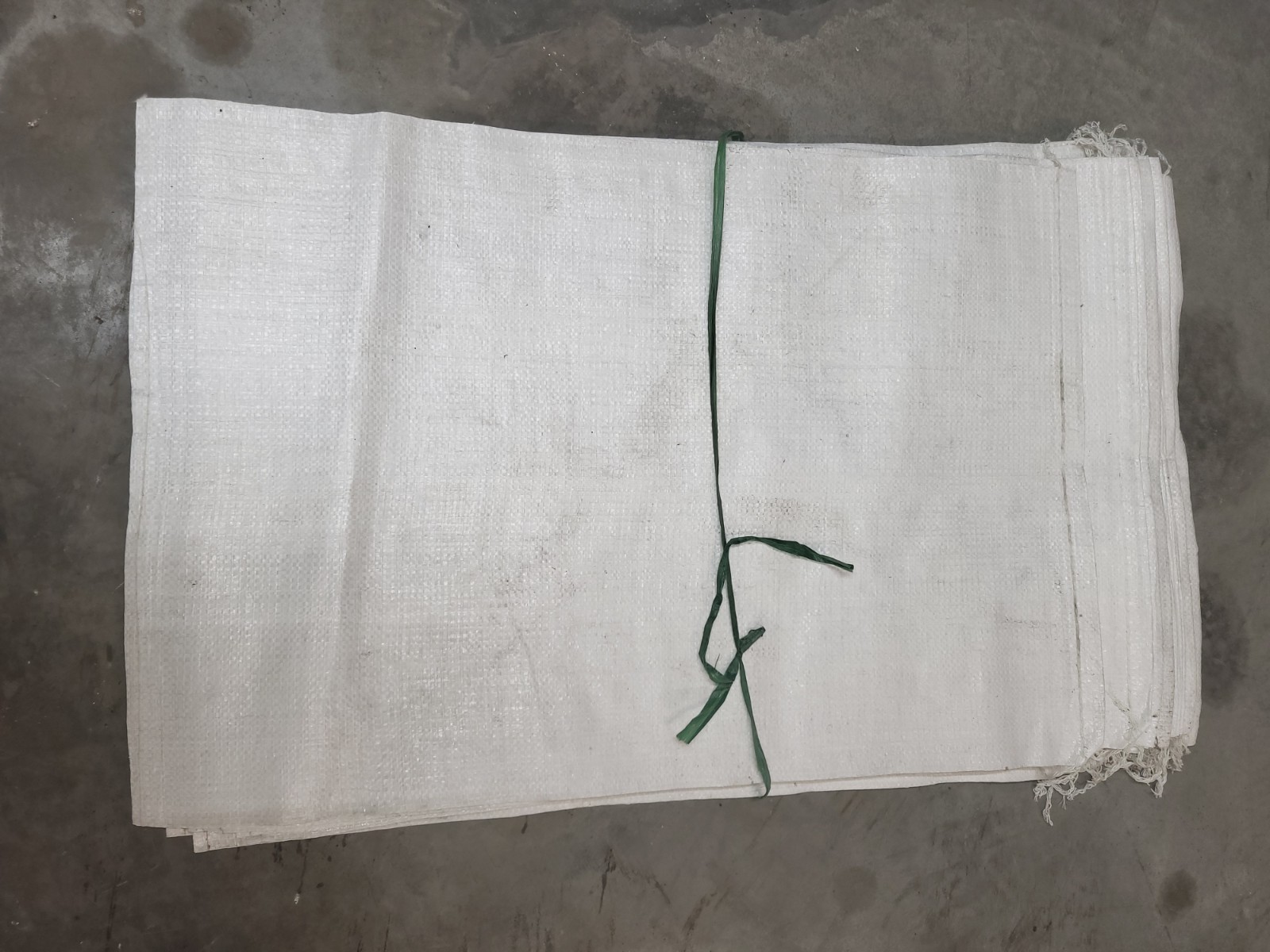 Heavy Duty, Polypropylene Woven Bags, White Non-Printed, 20″ X 30″, Qty 100