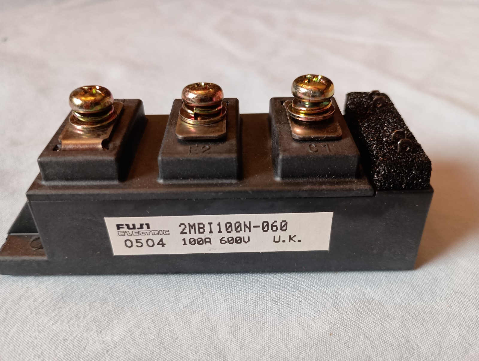 New FUJI 2MBI100N-060 IGBT Module 2MBI100N060
