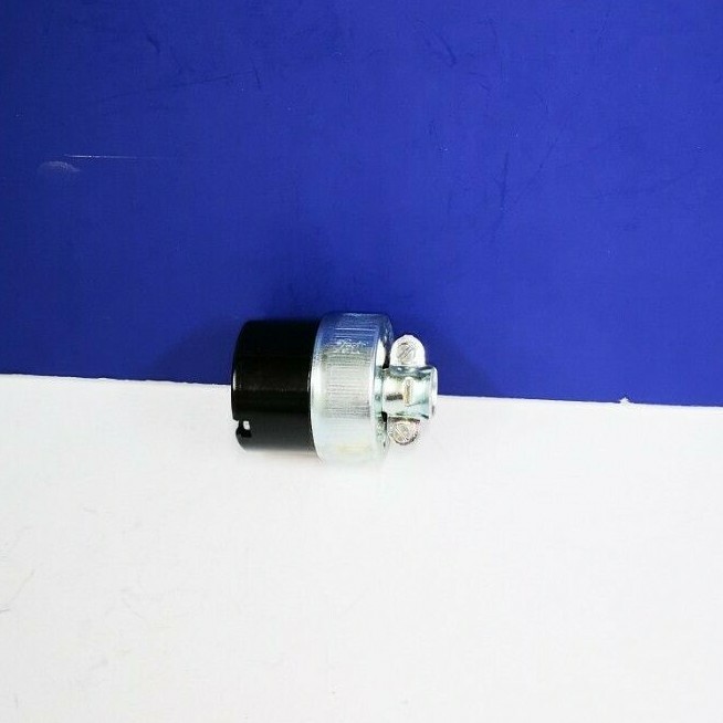 LEVITON 3W Locking ARMORED CORD CONNECTOR Female Plug 10A 250V 15A 125V 5156 NEW
