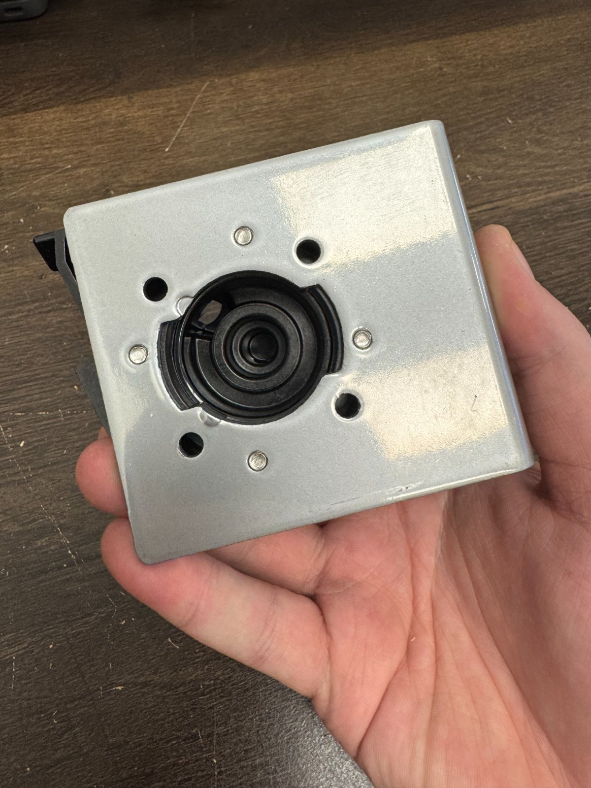 Everpure QL3B Filter Head with Mounting Bracket and shut-Off Valve