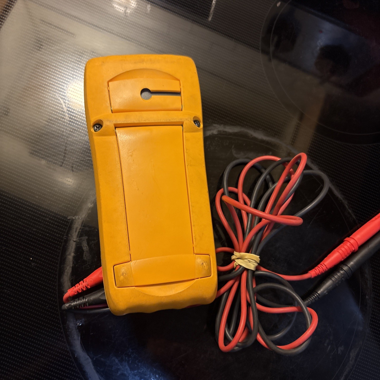 Fluke 26 III True RMS Digital Handheld Multimeter, Test Leads, 1000V, CAT III