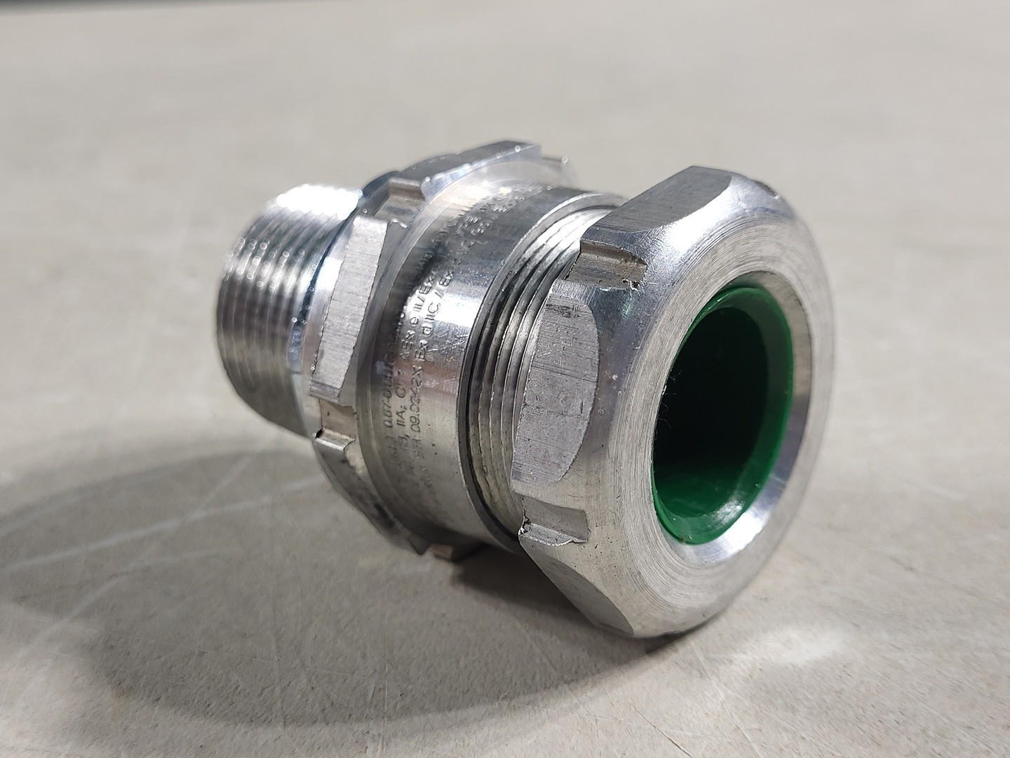 SURPLUS NEW CMP TC-100A104 1″ Cable Gland (Box of 10 pcs) – Conduit & Cable