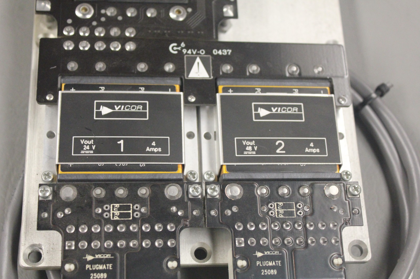 VICOR VIPAC INTEGRATED POWER SUPPLY DUAL CAPACITER BOARD 03050613090321