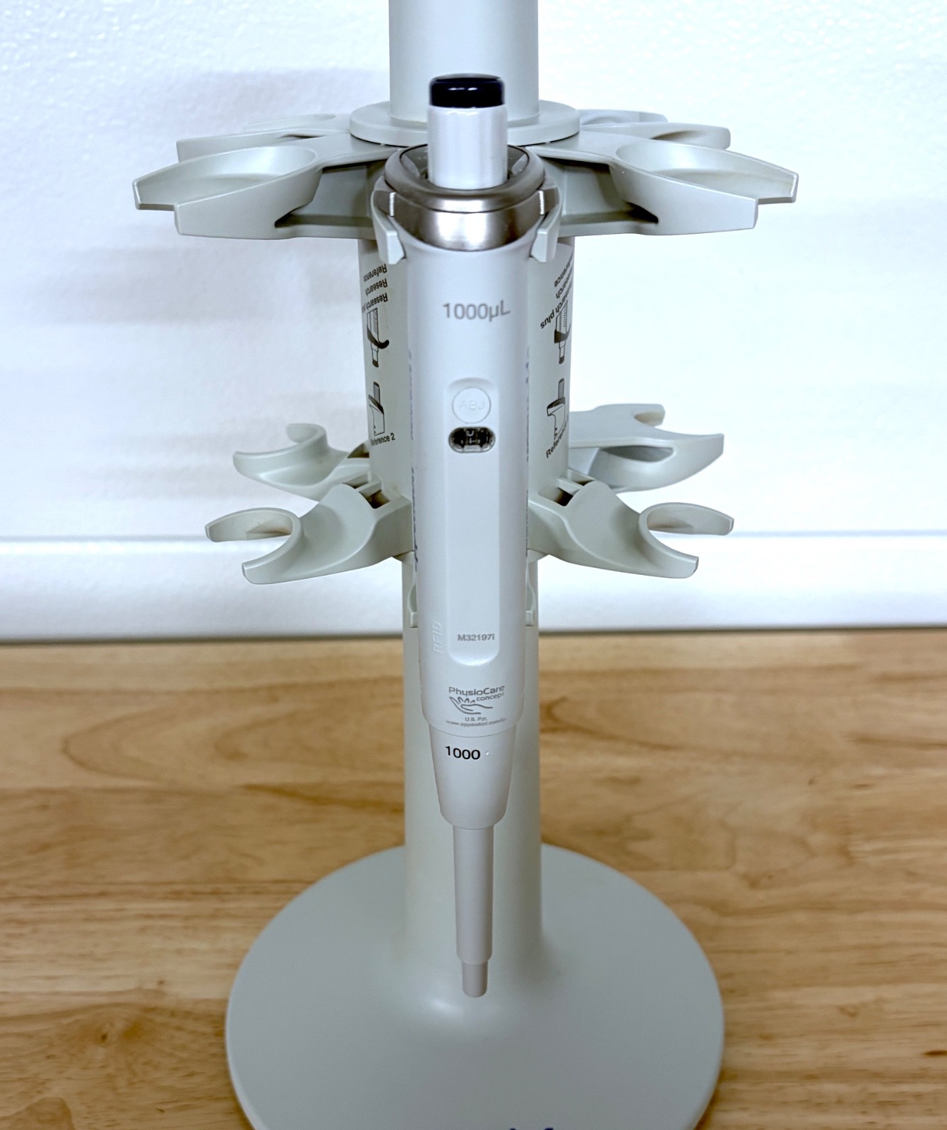Eppendorf Reference 2 Single-Channel Pipette (100-1000 μL) – Excellent Condition