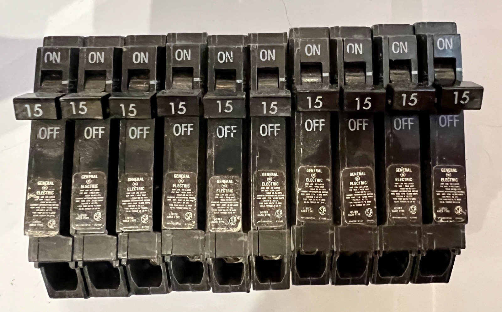 Lot of 10 – GE THQP115 Thin Series Circuit Breaker Single Pole 15-Amp Q-Line