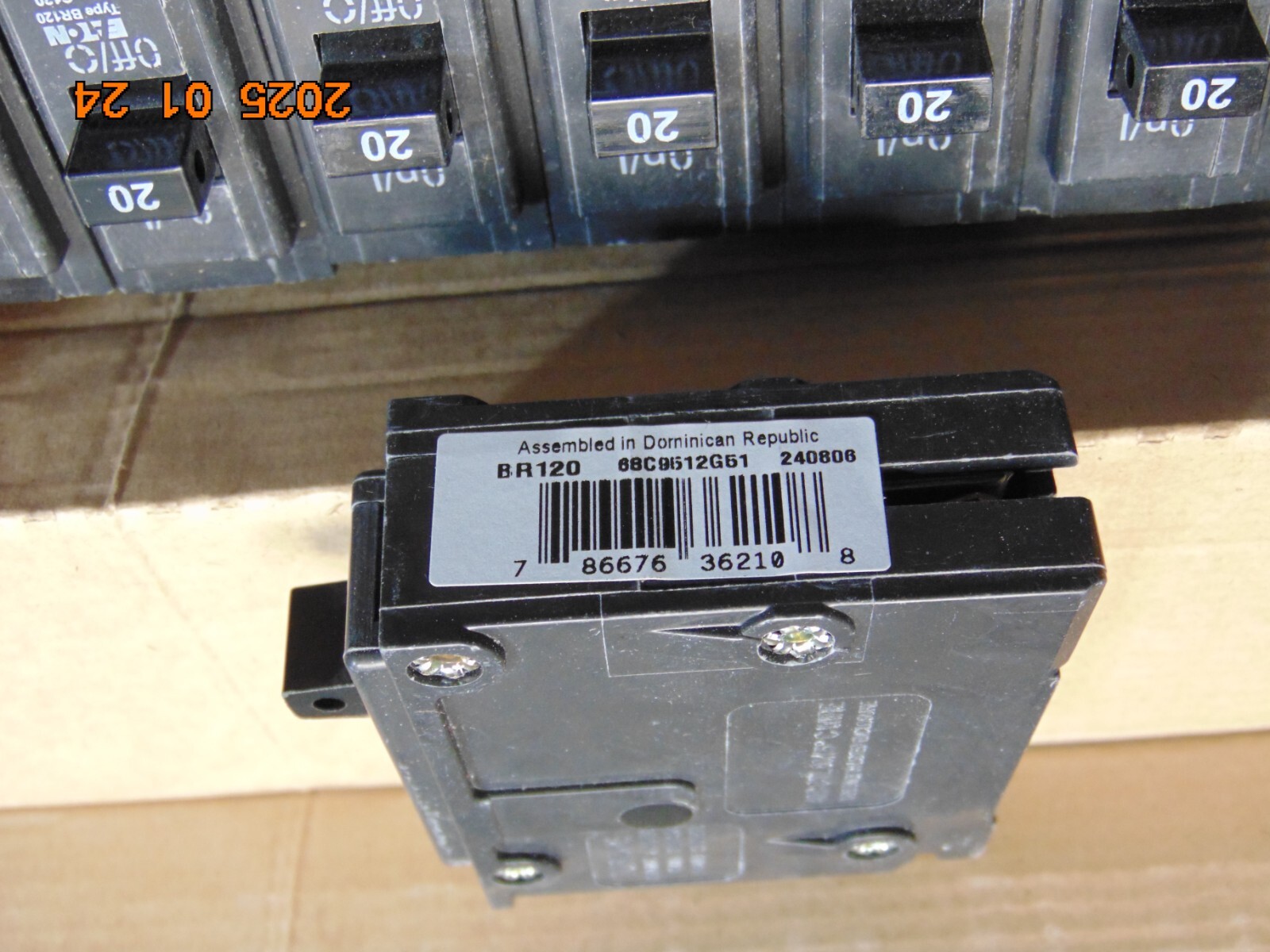 (1) EATON CUTLER HAMMER BR120 20 AMP 1-POLE BREAKER – QUANTITY – FREE SHIPPING