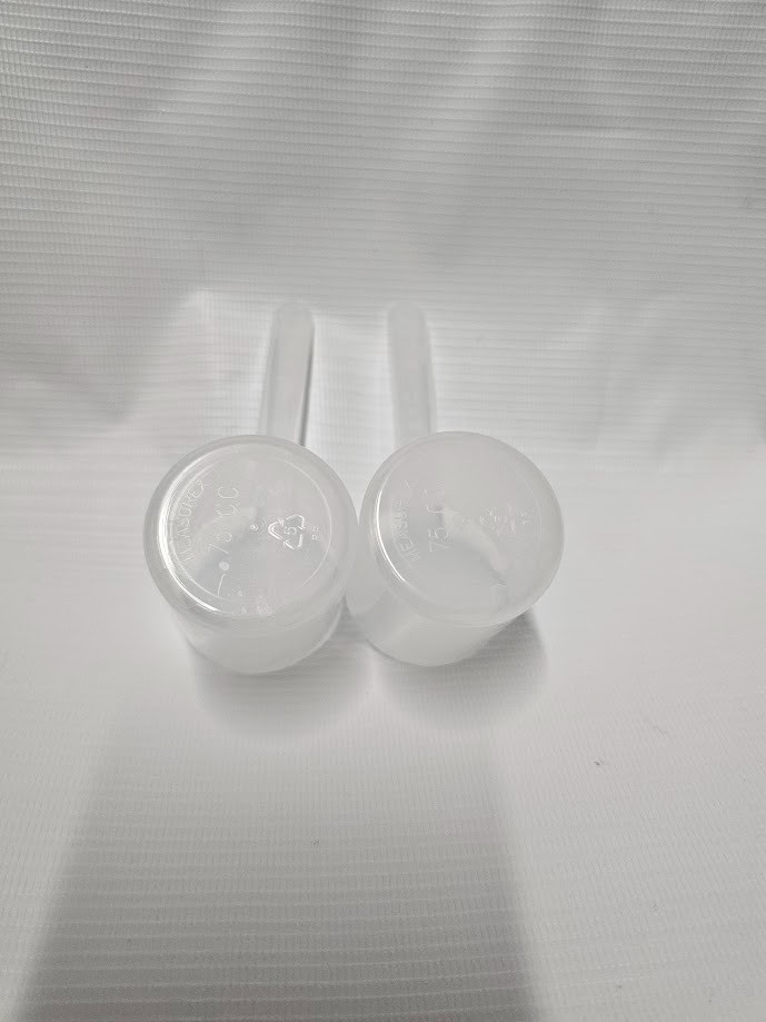 2 New Clear Plastic Measuring Scoop 75 CC – 75ml free shipping