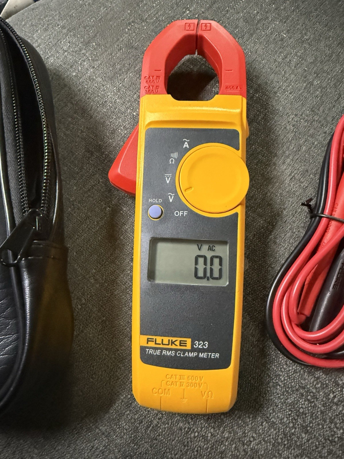 Fluke 323 True RMS AC DC Current & Voltage Tester W/ Bag