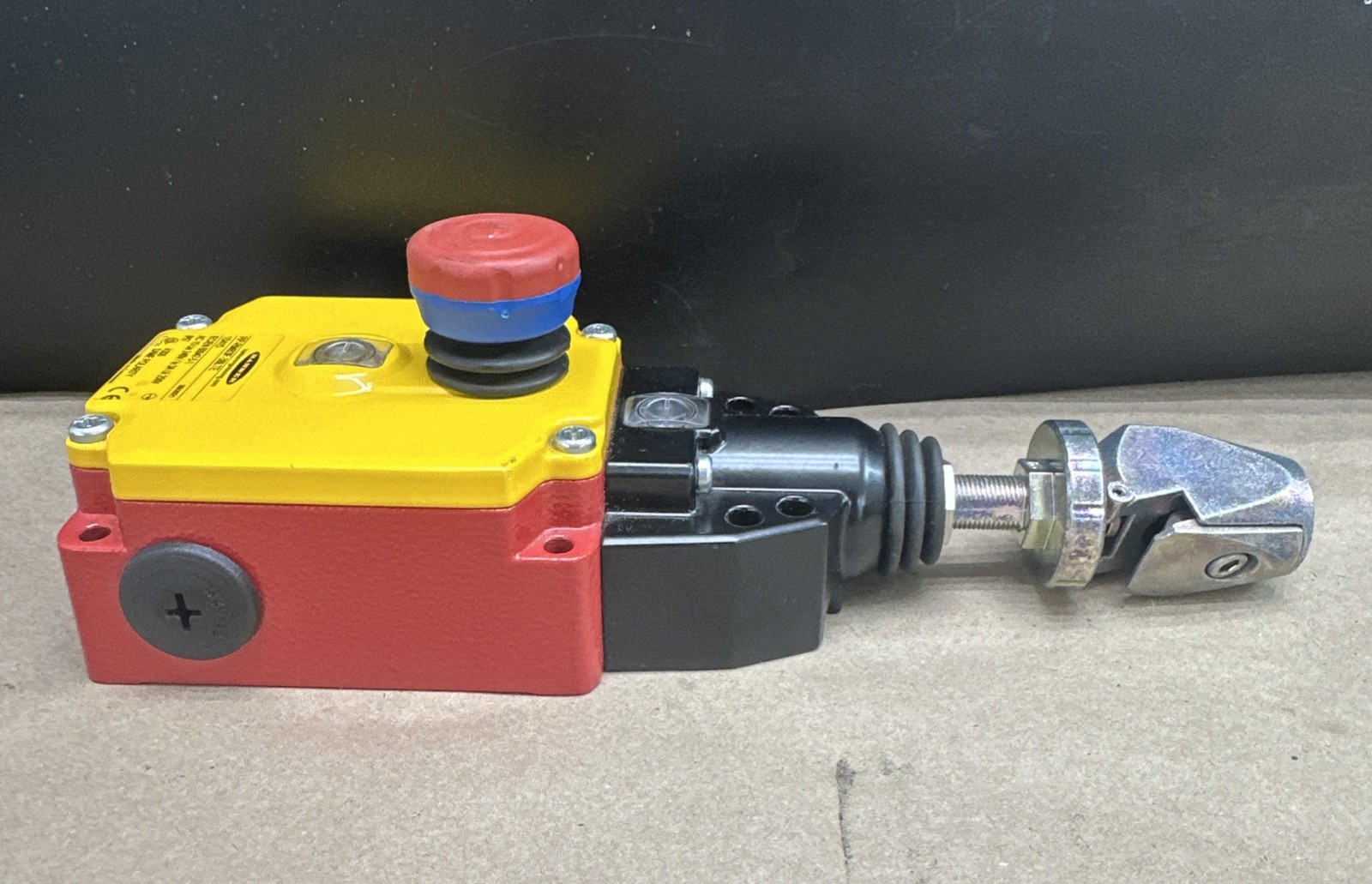 Banner RP-RM83F-38LTE Rope Pull with Emergency Stop 10415 – NEW NO BOX SURPLUS