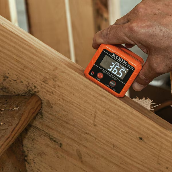 Klein Tools Digital Angle Finder Gauge and Digital Leveler Water/Dust Resistant