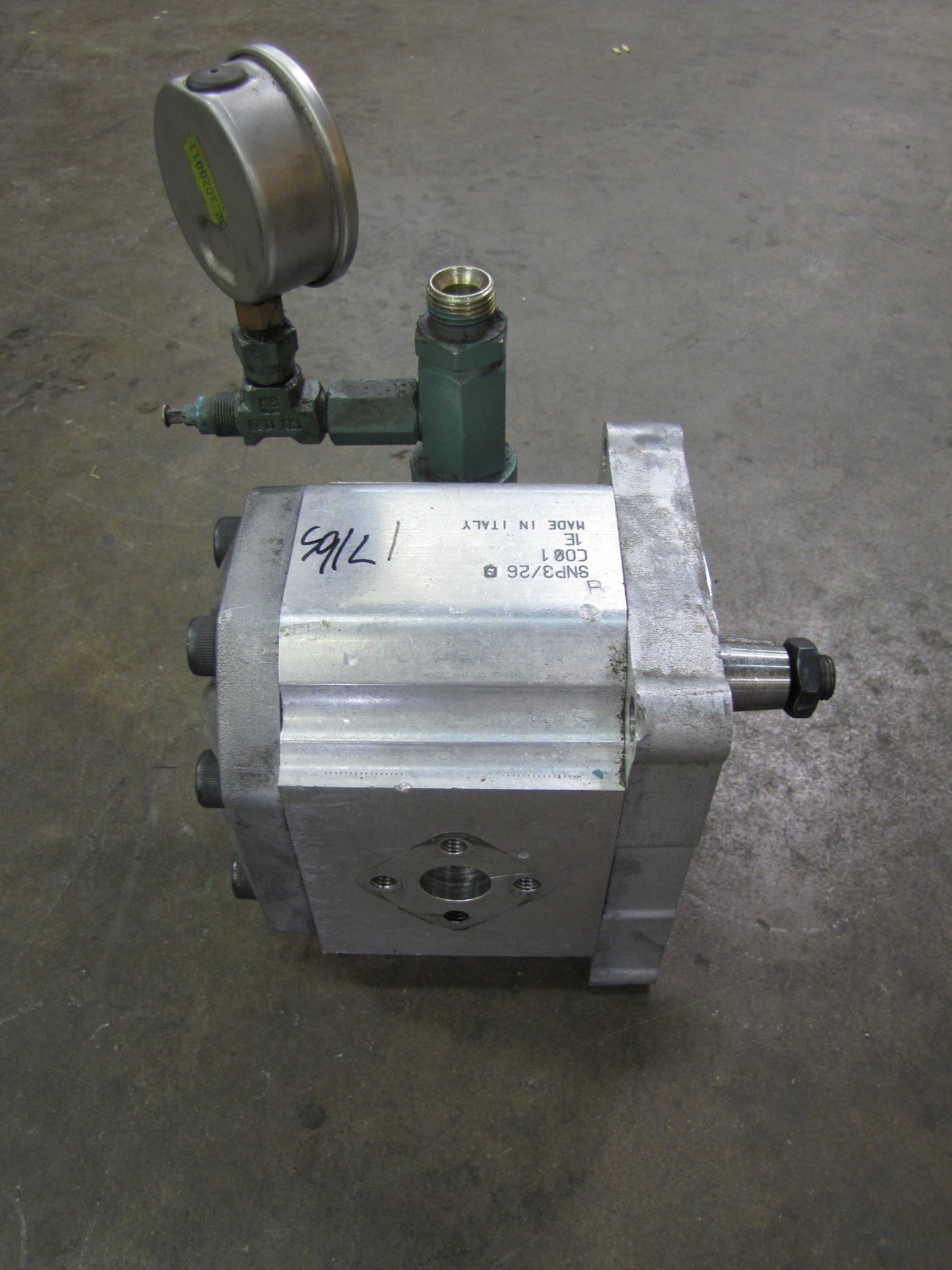 SAUER SUNSTRAND SNP3/26D ROTARY GEAR HYDRAULIC PUMP 1″ FLANGE IN/OUT .765″ SHAFT