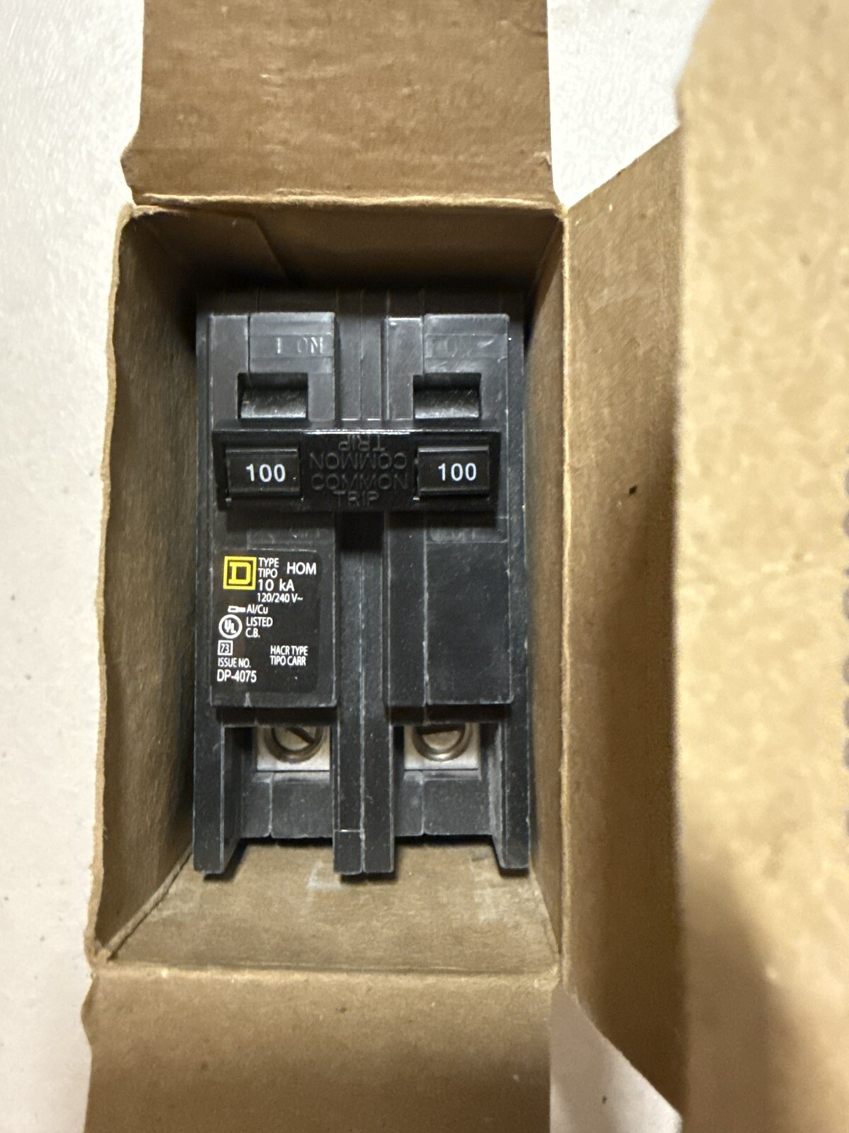 Square D HOM2100C 100A Circuit Breaker