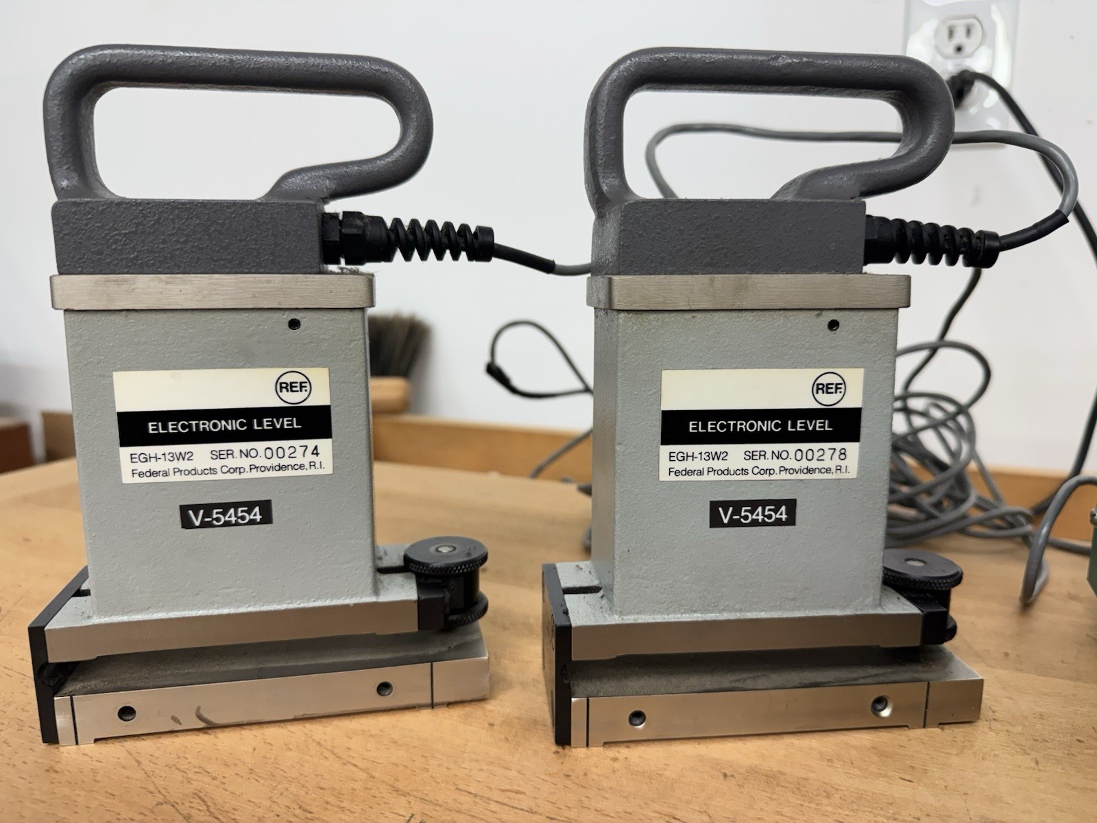 Federal/Mahr Dual Head Electronic level