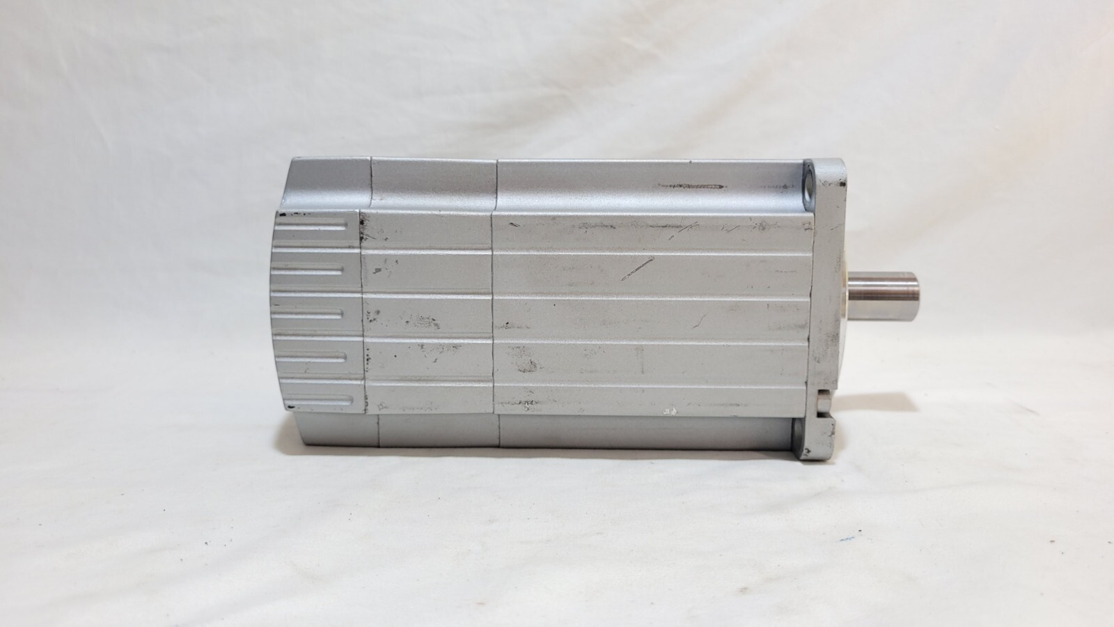 Festo EMMS-AS-100-S-HS-RM Servo Motor 15A, 565V, 4600rpm, 550123