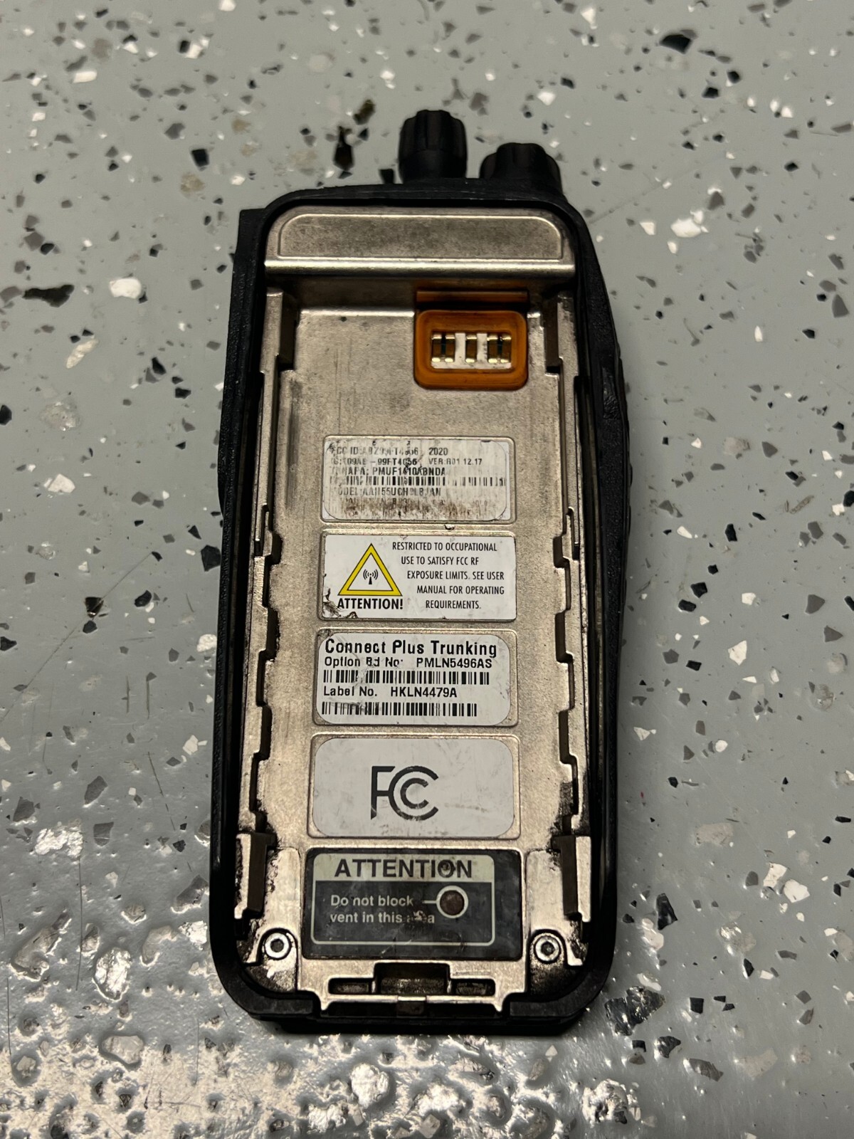 Motorola XPR6580 Digital 800/900 DMR MotoTrbo Radio AAH55UCH9LB1AN – Radio Only