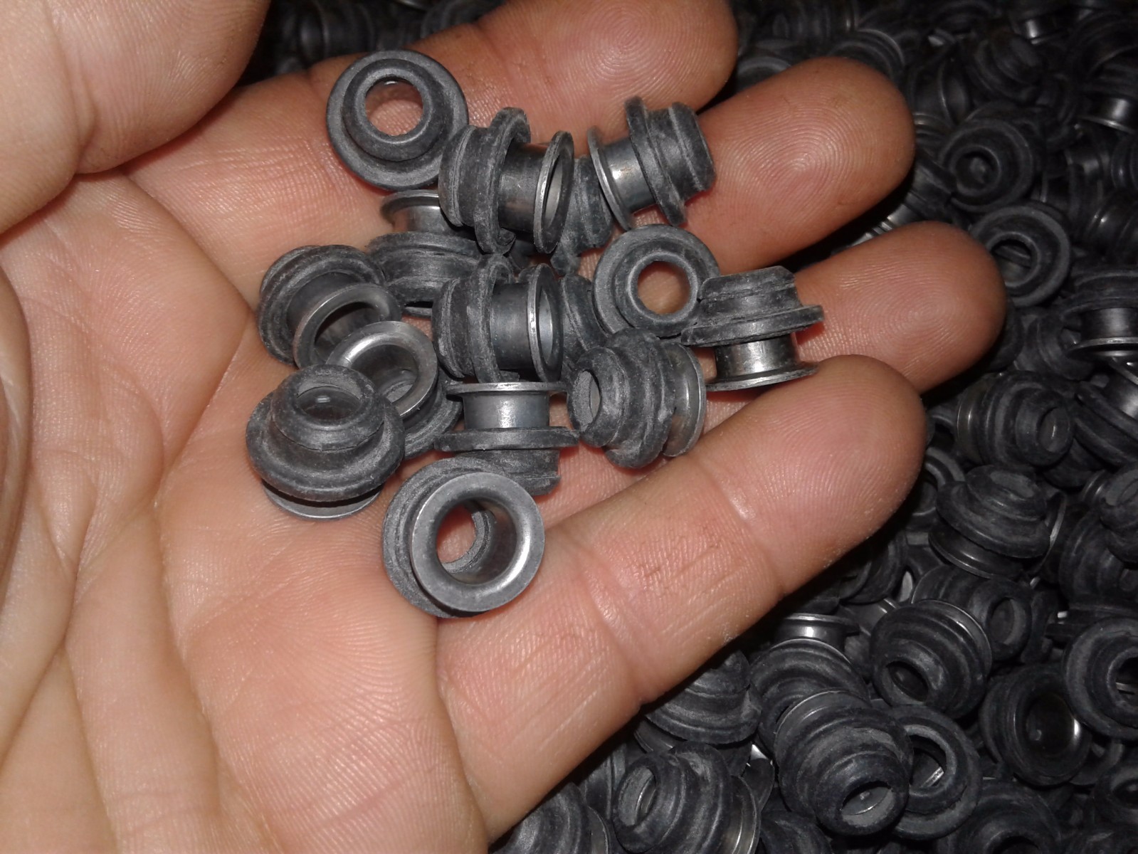 25 New 5/16″id Anti Vibration Shock Mounts Steel Grommet Rubber Bushing Mount