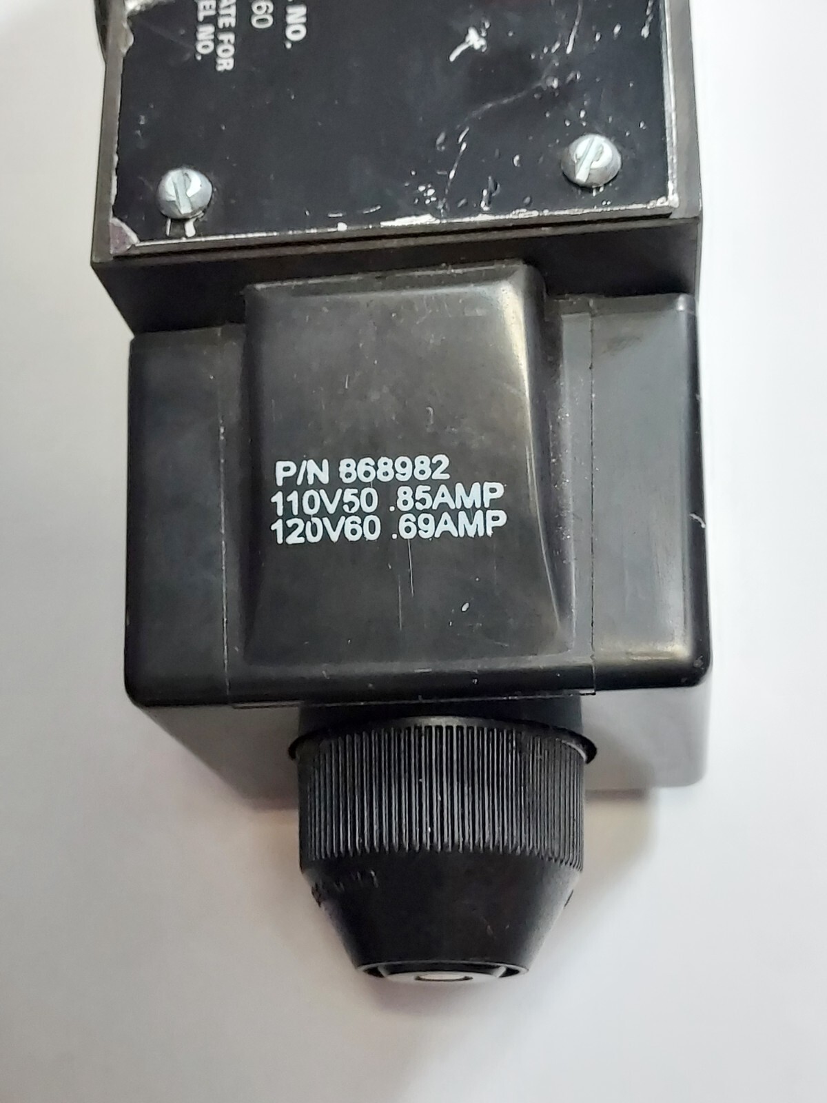 Vickers Pilot Valve 879159 DG4S4-016C-U-B-60 110V50 .85amp 120V60 .69amp