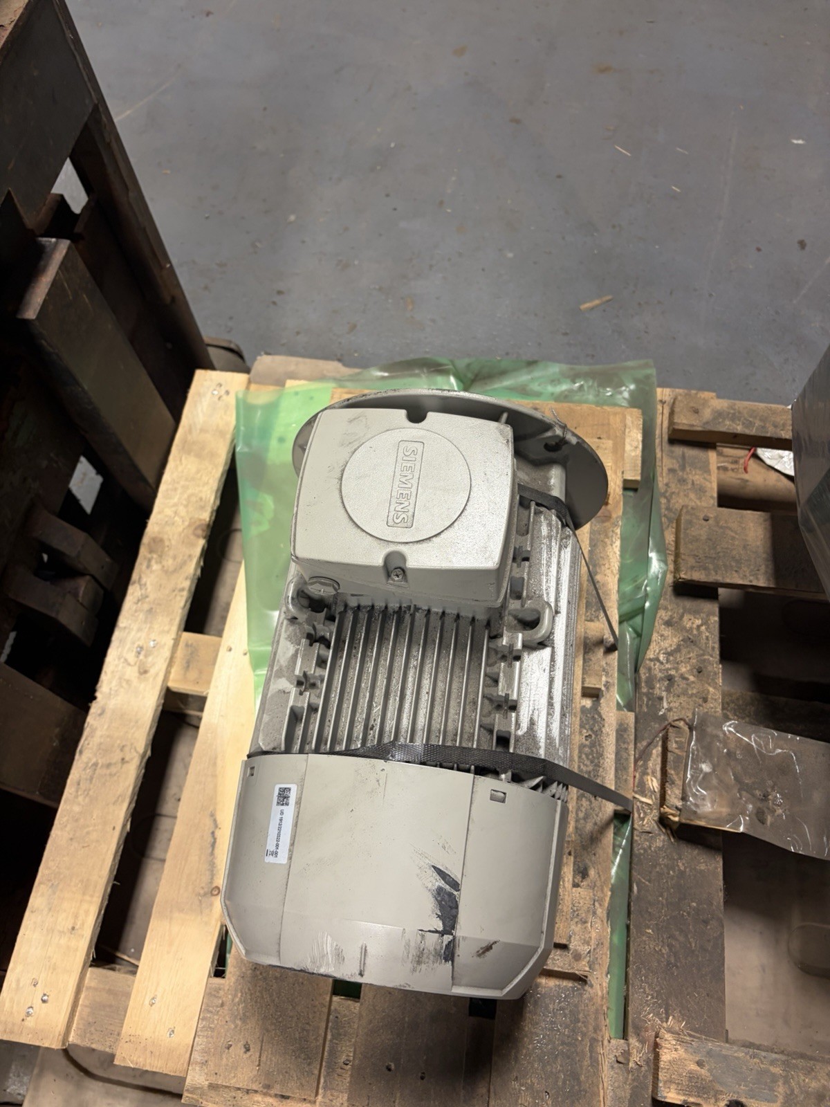 Siemens 1AV3132B 1LE10231CB222FF4-Z Brake Motor 10hp 1770rpm USED GOOD CONDITION