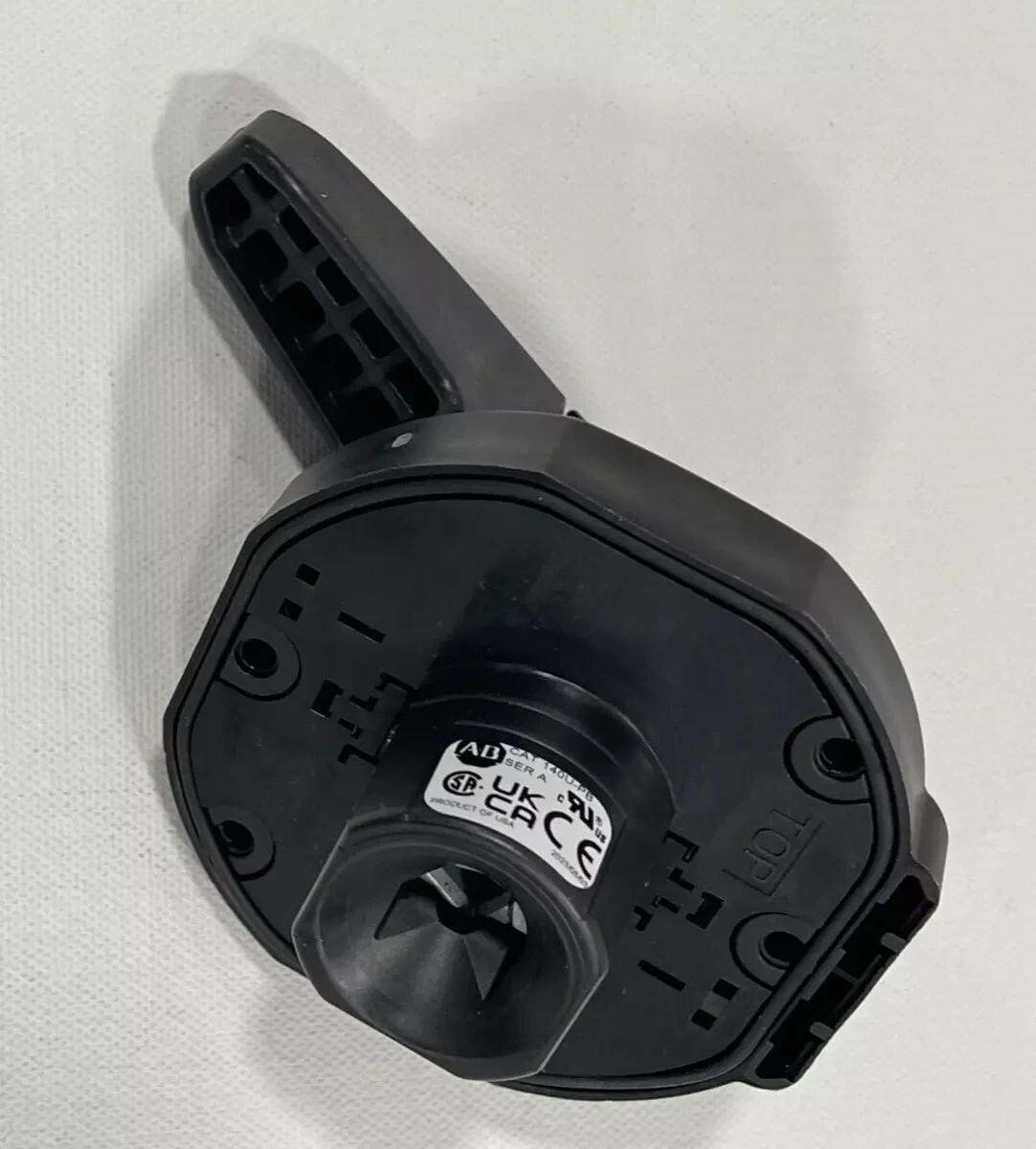 New! Allen Bradley 140U-PB Lockable Disconnect Handle with Trip Indicator