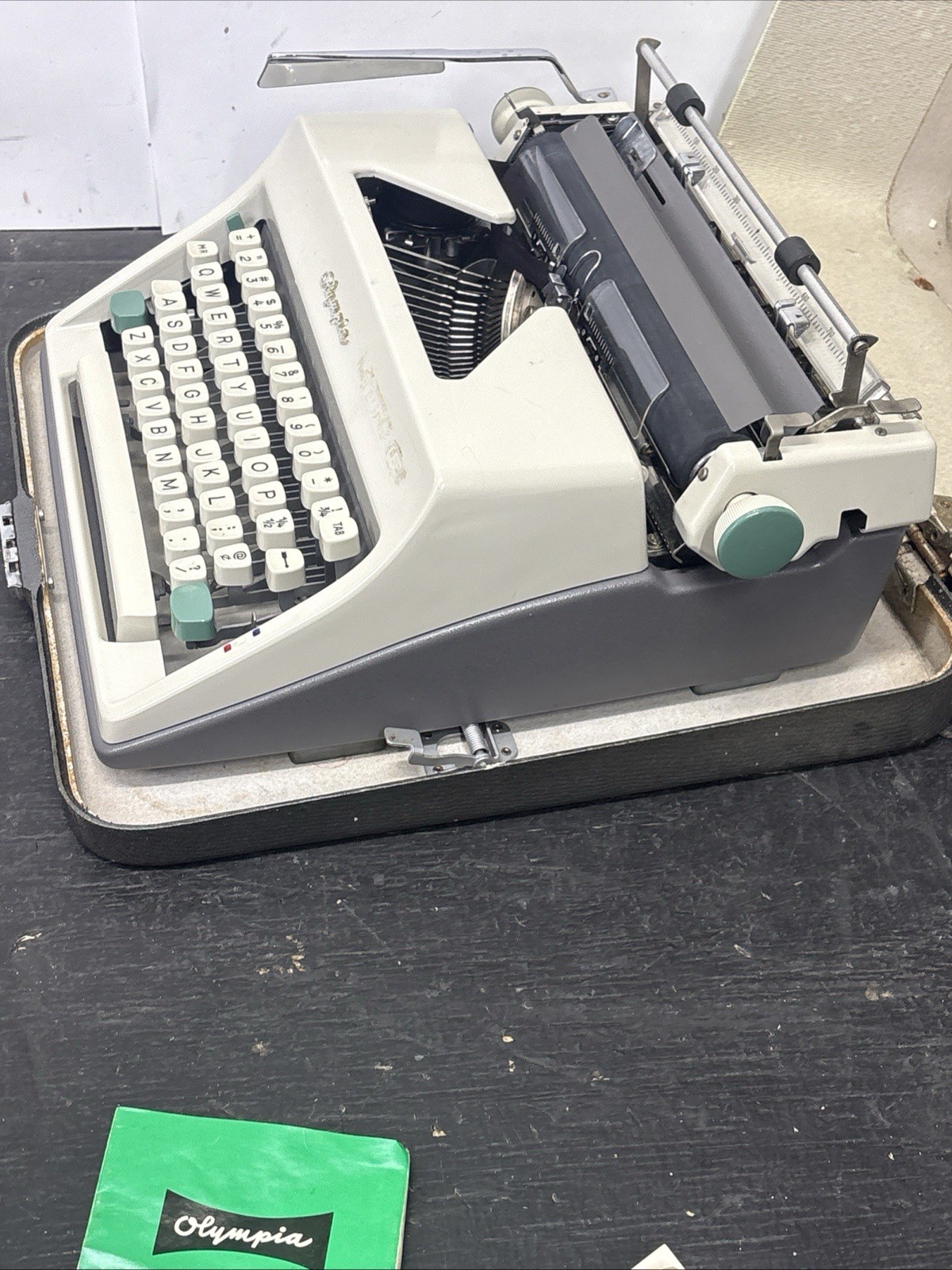 Vintage Olympia Werke SM8 SM-8 Portable Manual Typewriter with Case Tested As Is