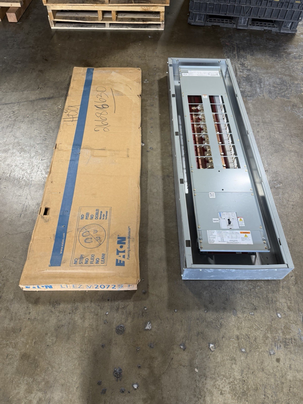1-EATON PRL3X 250A 480/277V 3P4W MAIN BREAKER PANELBOARD NEMA 1 SURFACE 72” NEW