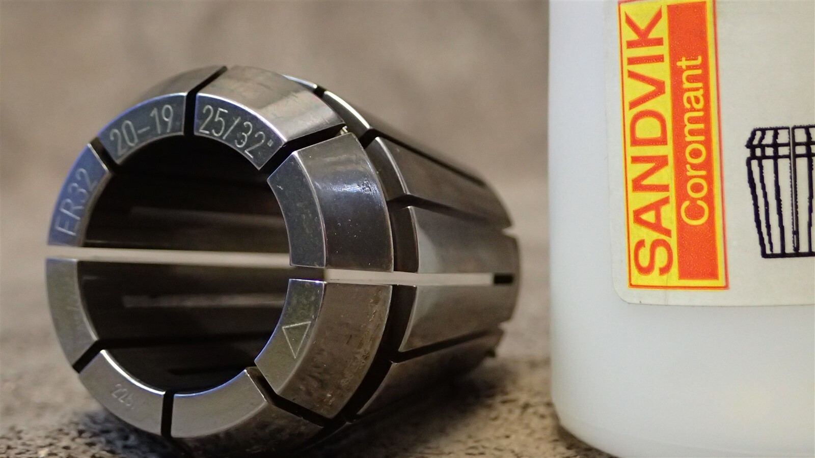 393.14-32 200 SANDVIK 20mm ER32 Coolant Collet Clamping 20.0-19.0mm (BN137)
