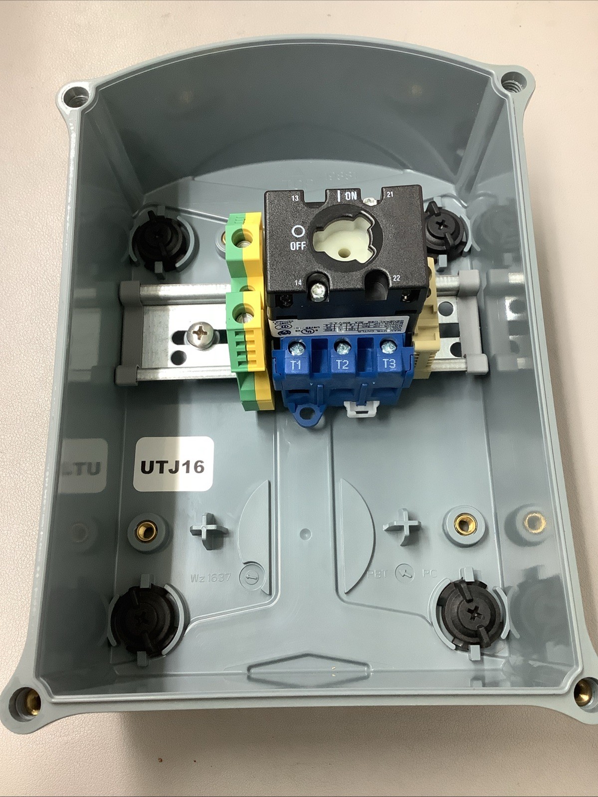 Mennekes ME30CDS1A-M2 Disconnect Switch 30A 600VAC 3-Ph, 25HP (b80)