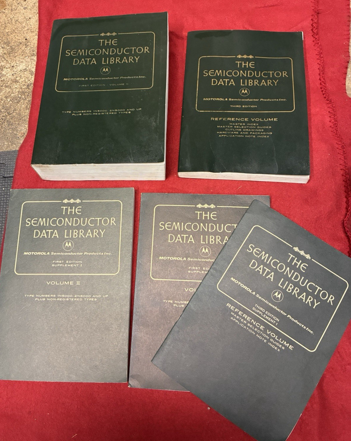 Lot of 5 The Semiconductor Data Library Motorola 1972 First Edition + Look/read