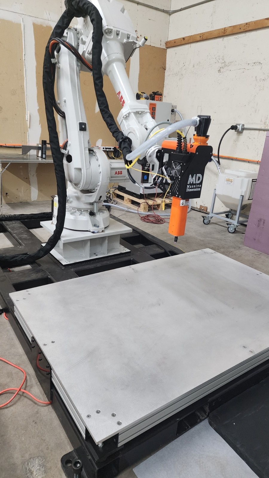 Industrial LFAM 3d printer Massive Dimension MDPE-10 / ABB 4600, 3’x5′ print bed