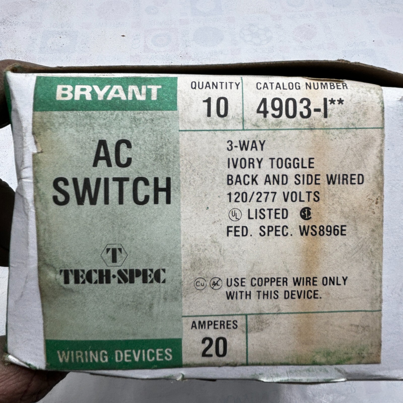 BRYANT 4903-I 3-WAY IVORY TOGGLE AC SWITCH BACK AND SIDE WIRED 20A 4903I QTY:1⭐