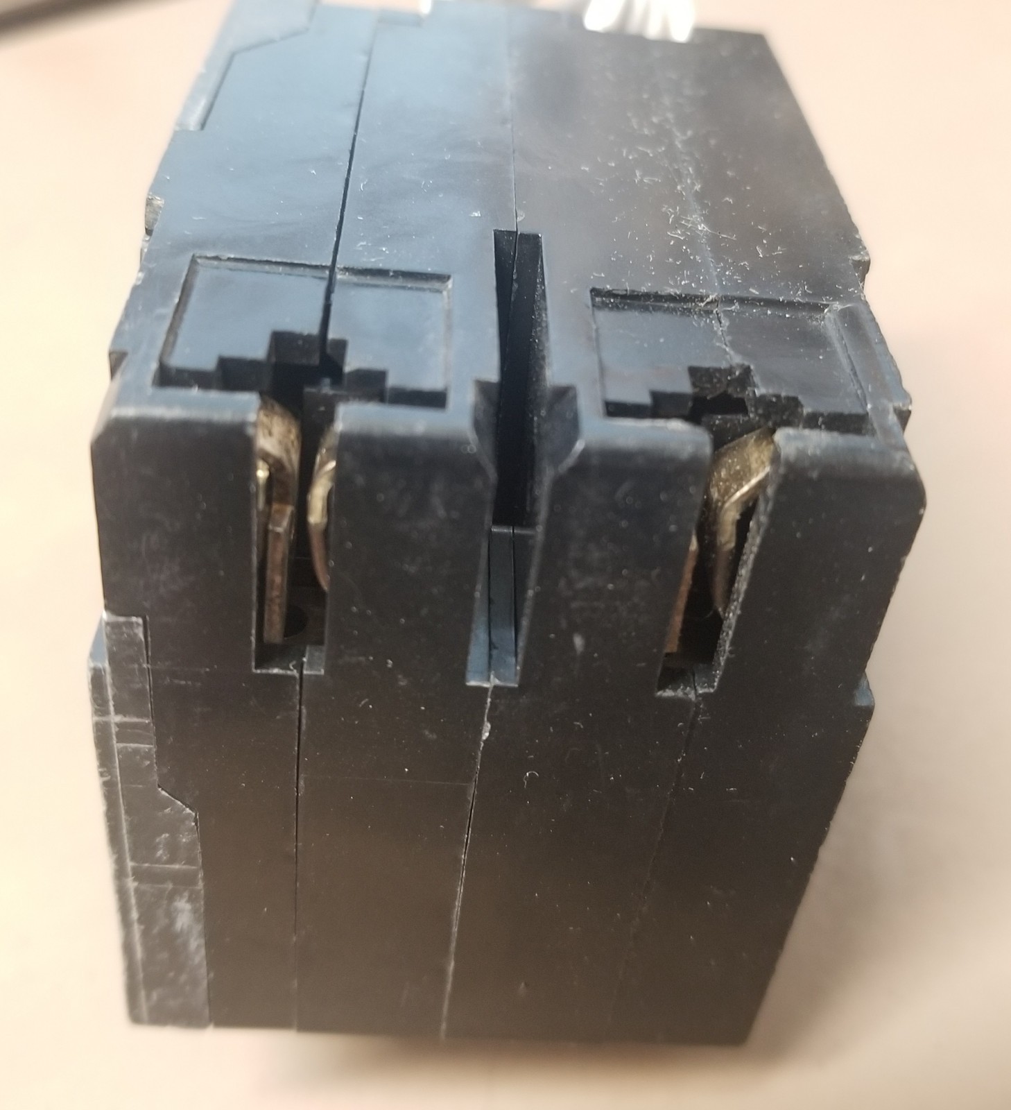 EATON 40 AMP GFCI CIRCUIT BREAKER 120/240 VAC 2 POLE GFTCB240